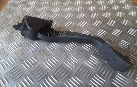Citroen C4 I Picasso Accelerator throttle pedal 0280755045 9654745380