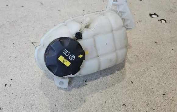 BMW 4 F36 Gran coupe Coolant expansion tank/reservoir 7642160