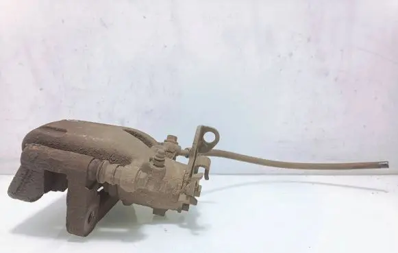 Opel Insignia A Rear brake caliper