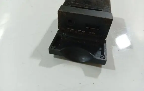 Hyundai i30 USB socket connector 961202L200