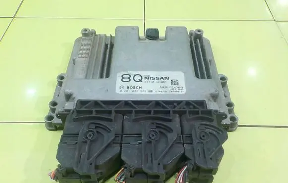 Nissan NV200 Engine control unit/module 0281032989