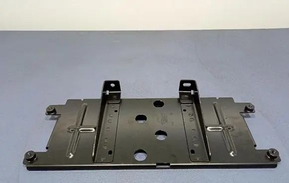 Audi Q7 4L Battery box tray 4M0915524K