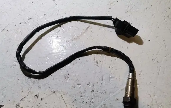 Volkswagen Caddy Lambda probe sensor 0281004042