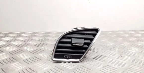 Audi A5 8T 8F Dashboard side air vent grill/cover trim 8T2820901