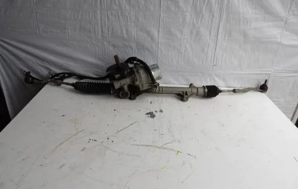 Peugeot 208 Steering rack 6700003306 Q003TC2672