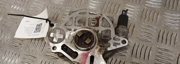 Volkswagen PASSAT B6 Vacuum pump 03L145100