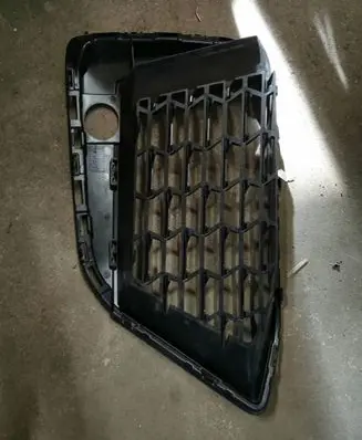 BMW 5 G30 G31 Front bumper lower grill 51118098670 8098670