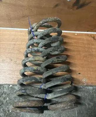 Mercedes-Benz S W140 Rear coil spring