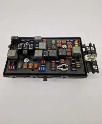 Opel Insignia A Fuse module 13222782