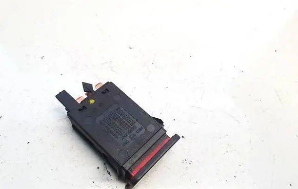 Volkswagen Bora Hazard light switch 1j0953235a 1j0953235b