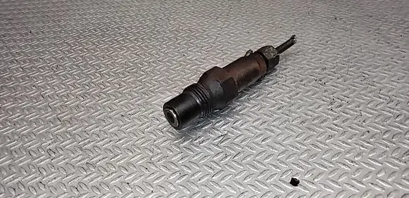 Ford Mondeo MK II Fuel injector LCR6705301E