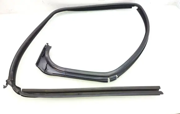 Renault Trafic III (X82) Rubber seal front door window/glass M893G