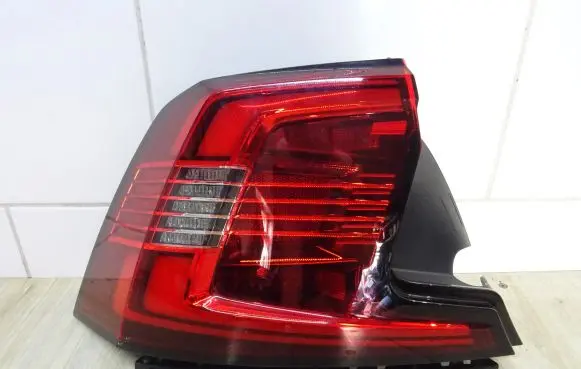 Volvo S90, V90 Rear/tail lights 32228333