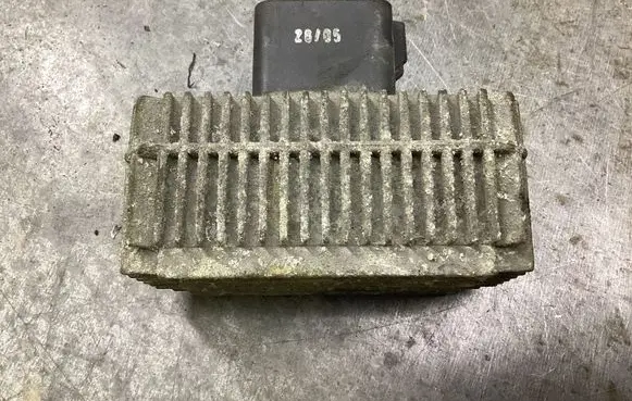 Opel Zafira B Glow plug pre-heat relay 55354141 51299018A