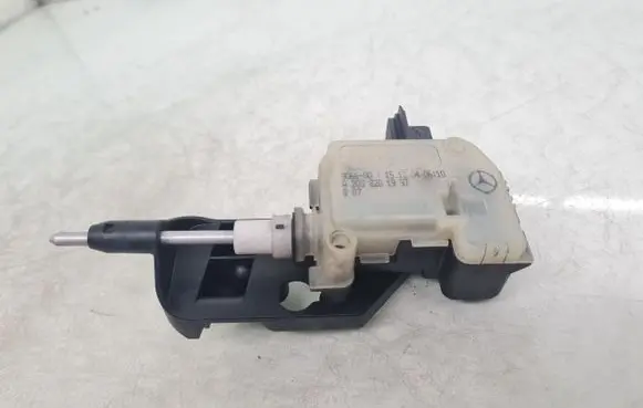 Mercedes-Benz SLK R171 Fuel tank cap lock motor A2038201997
