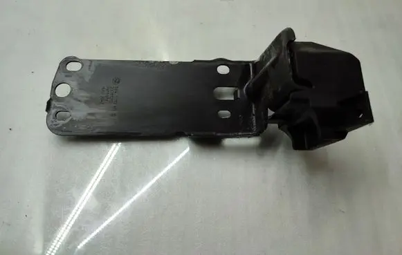 Radiator support slam panel bracket