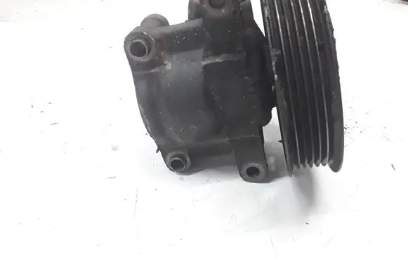 Ford Focus Power steering pump XS4E3A733AC