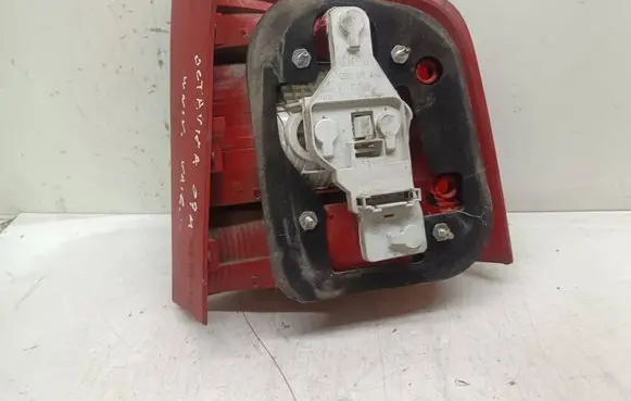 Skoda Octavia Mk2 (1Z) Rear/tail lights 179945