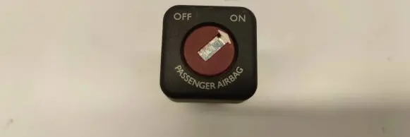Passenger airbag on/off switch
