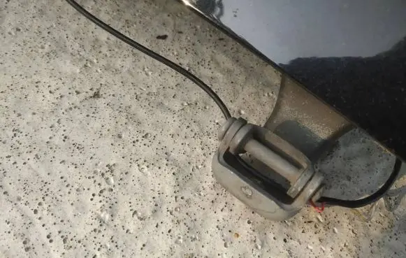 Tailgate/trunk/boot hinge