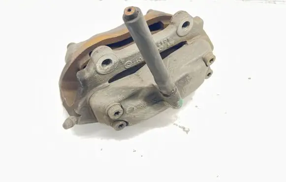 Mercedes-Benz E W211 Front brake caliper 20825101
