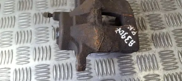 Toyota Corolla Verso E121 Front brake caliper