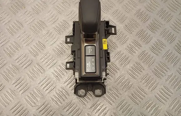 Lexus NX Gear shifter/selector 75M432
