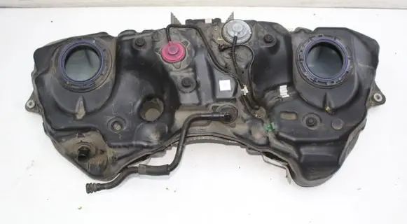 Lexus RC Fuel tank S711130620