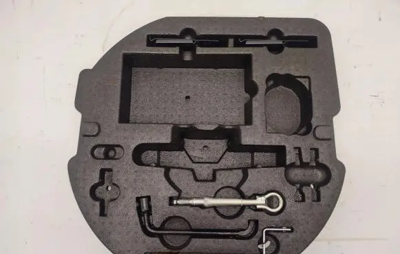 Peugeot 3008 I Spare wheel section trim 