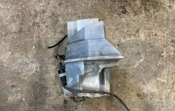 Volvo XC90 Windshield washer fluid reservoir/tank 8659490 8648191