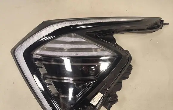 KIA Sportage Headlight/headlamp R292112010