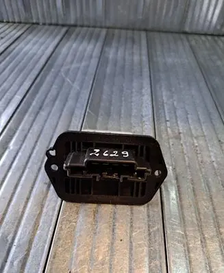 Mazda 2 Heater blower motor/fan resistor HB151D375 3307E23 3321