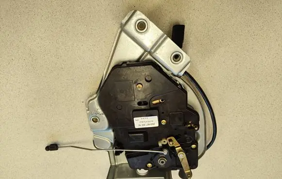 Volkswagen Caddy Loading door lock 2K0827201M 32345 01072371004