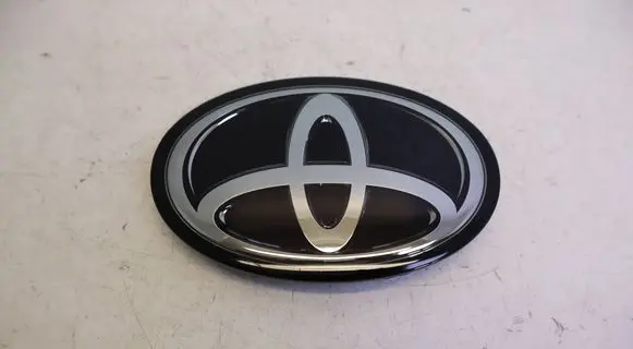 Toyota Corolla E210 E21 Manufacturer badge logo/emblem 9097502124