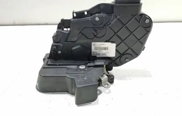 Volvo V70 Front door lock 31253286 A048317