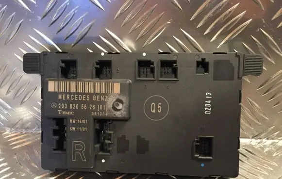 Mercedes-Benz C W203 Door control unit/module 2038205626