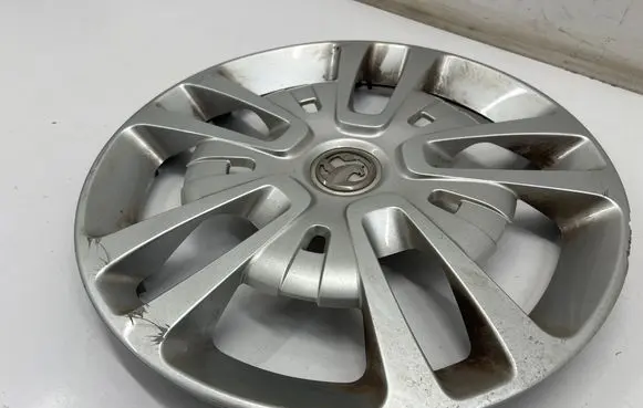 Opel Vivaro R16 wheel hub/cap/trim 9822612077