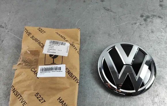 Volkswagen T-Cross Manufacturer badge logo/emblem 3g0853601bdpj