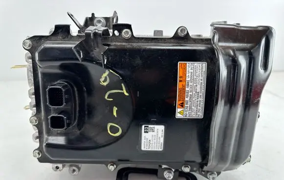 Voltage converter inverter