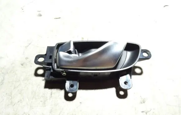 Infiniti Q50 Rear door interior handle