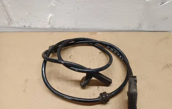 Mercedes-Benz C W204 ABS rear brake sensor A2045400317