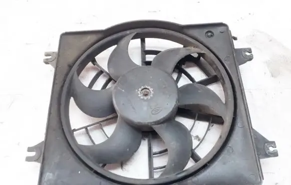 Hyundai Accent Radiator cooling fan shroud