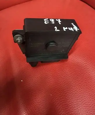 BMW 1 E81 E87 Glow plug pre-heat relay 779800003 0522120102