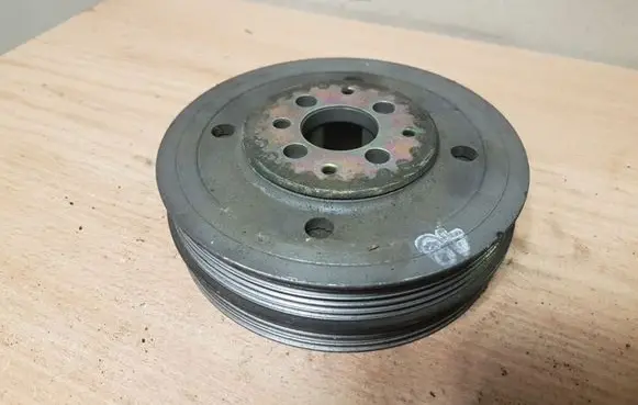 Audi A6 S6 C5 4B Crankshaft pulley 038105243F