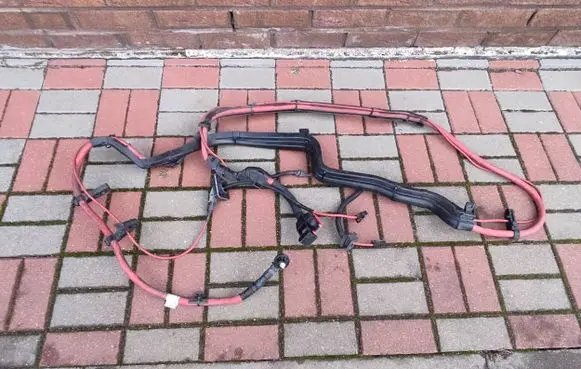 Positive cable (battery)