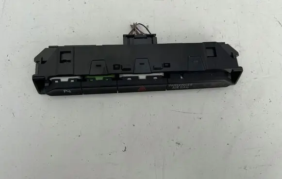 Volkswagen PASSAT B8 Hazard light switch 3G2853769A