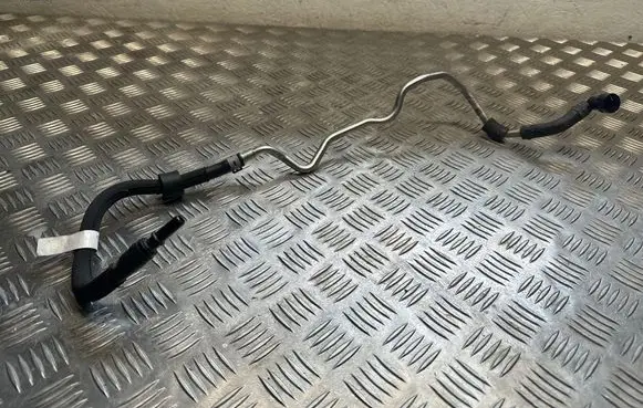 Coolant pipe/hose