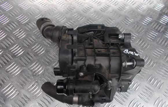 Thermostat/thermostat housing