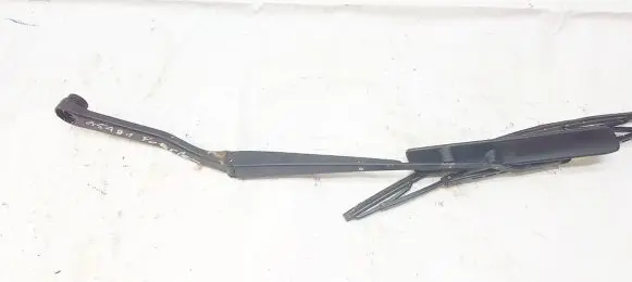 Subaru Forester SF Front wiper blade arm