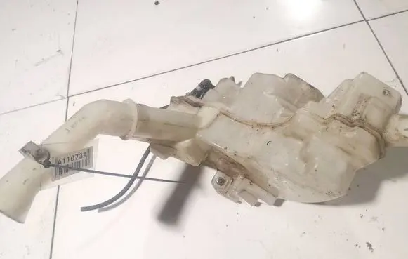 Mazda 3 I Windshield washer fluid reservoir/tank 86042721